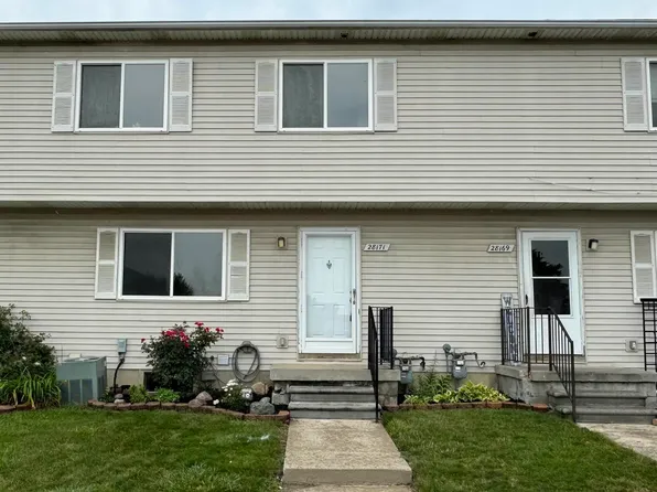 28171 Raleigh Crescent Dr, Chesterfield, MI 48051