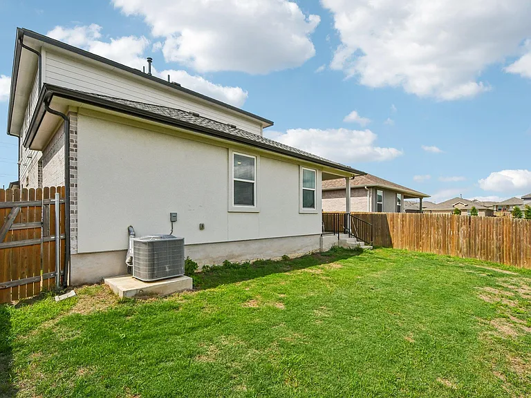 405 Mais Dr — Photo 22