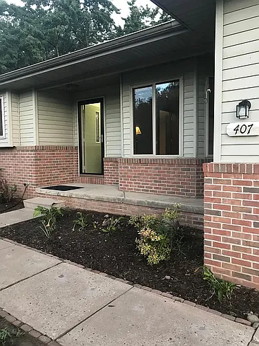 407 N Hickory St Photo 1