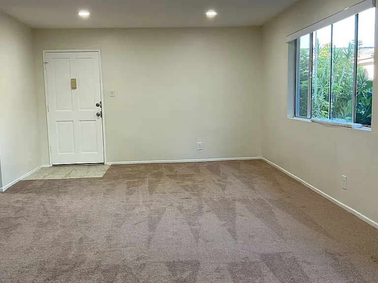 18555 Collins St #24 — Photo 2