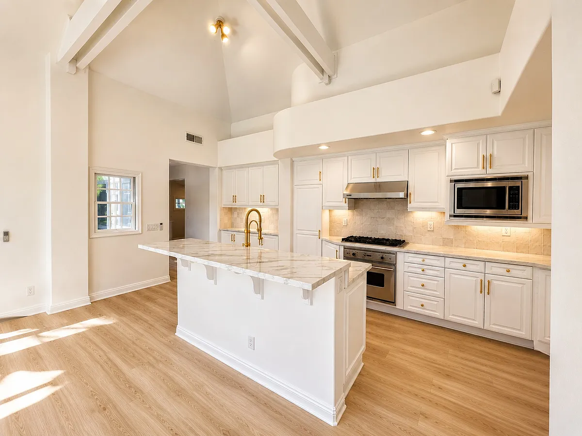 Building Photo - 2545 Bungalow Pl