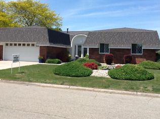 7300 Riverside Dr, Algonac, MI 48001