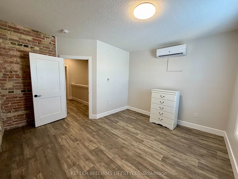537 Talbot St #11 — Photo 19