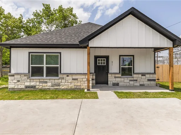 611 Levy St, Navasota, TX 77868