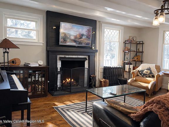 5th image of 30 Old Post Road N