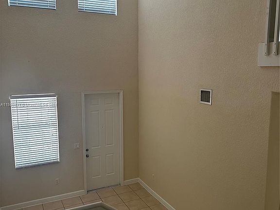 5th image of 1472 SE 26th Ave