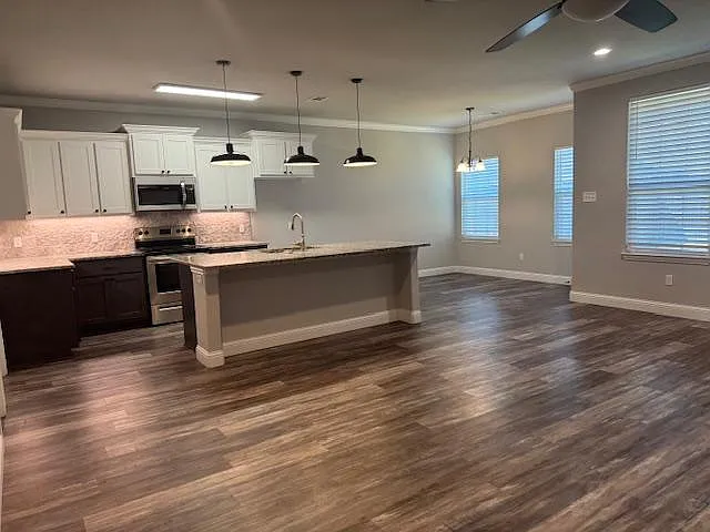 3 bed, 1659 sqft, $1,925 — Photo 3