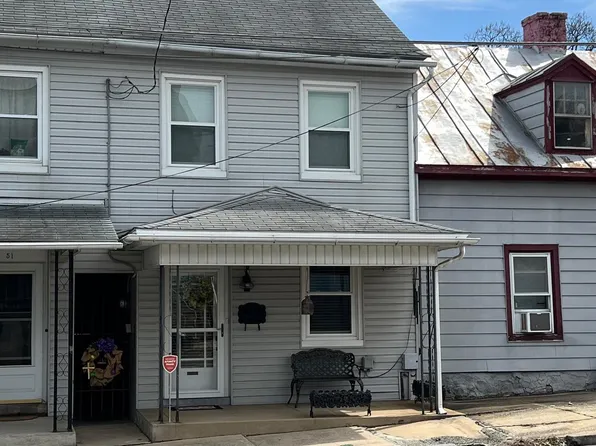 53 S 2nd St, Womelsdorf, PA 19567