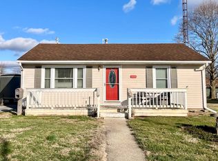 510 Hillsdale Dr, Carmi, IL 62821