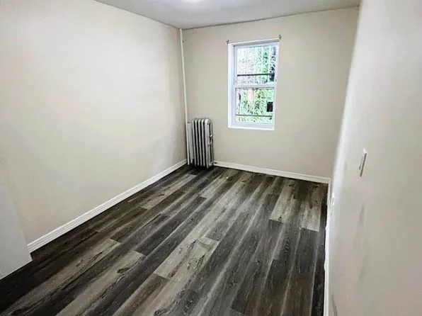 18 Lamont Court image 1 of 7