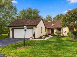 17 Springhouse Ln, Blue Bell, PA 19422