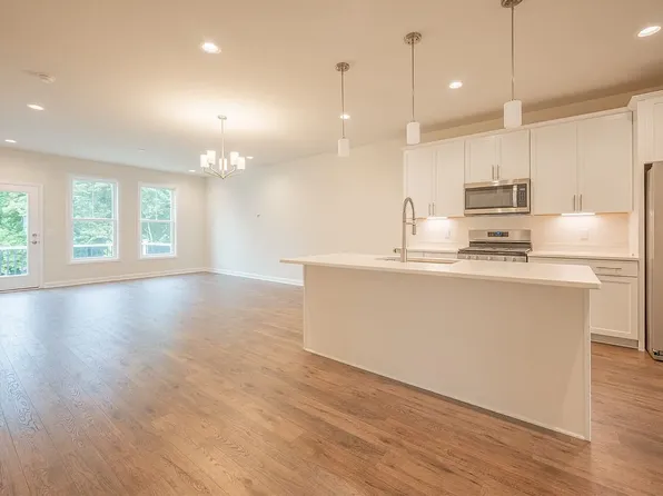 3021 Deptford St, Blacksburg, VA 24060