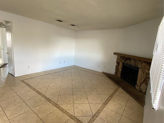 3rd image of 1600 Burningwood Ln Unit 101