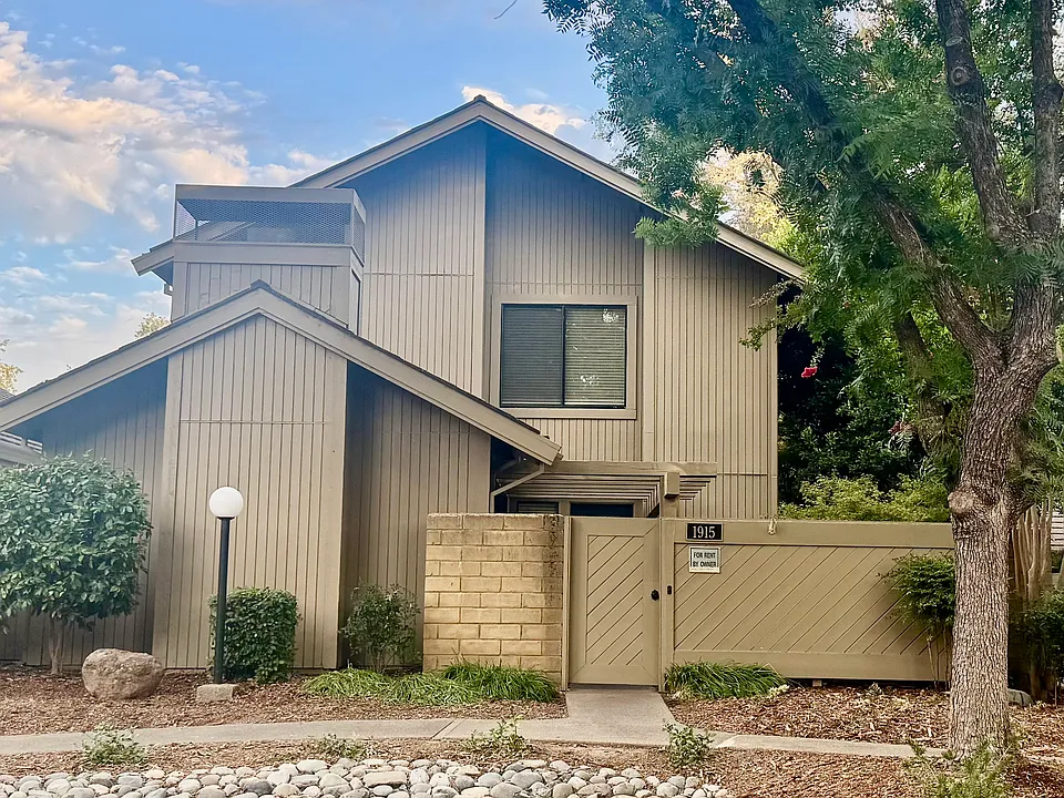 1915 Discovery Village Ln