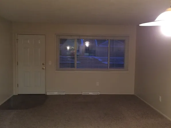 4321 Brockley Ave, Sheffield Lake, OH 44054