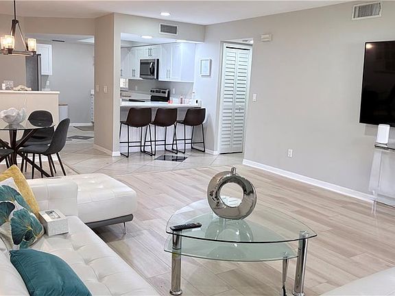 5th image of 59 Camelot Gardens Blvd APT 110