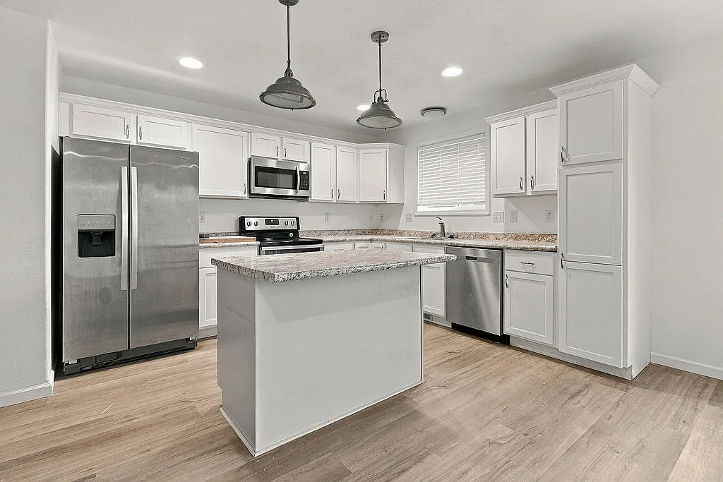 1625 10th Ave E #210 - 1 — Photo 1
