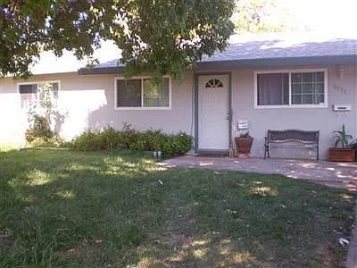 8031 Red Oaks Ct photo 1