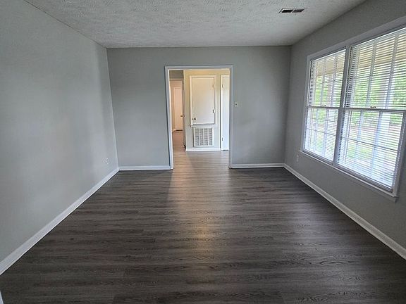 3rd image of 6824 Mahogany Rd
