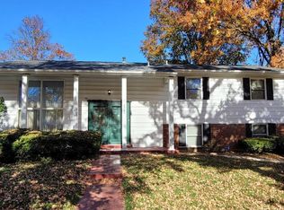 6781 Blossom View Dr, Florissant, MO 63033