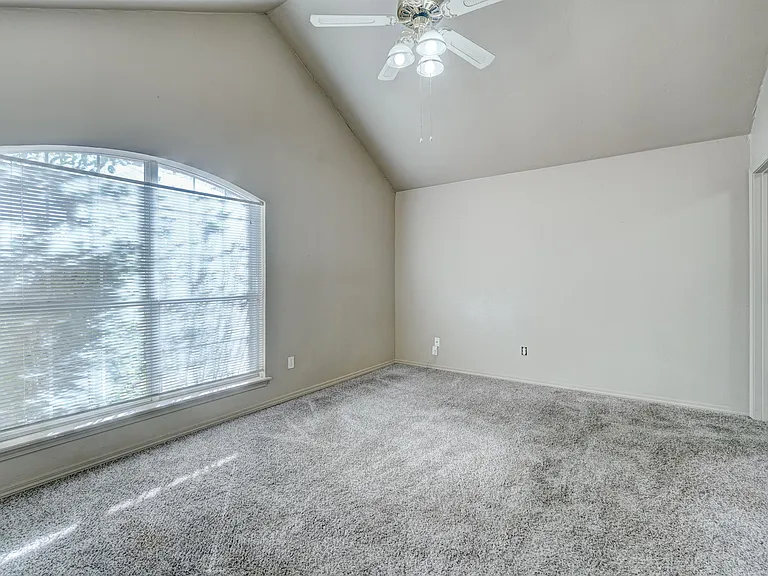 2733 Tealwood Dr — Photo 8