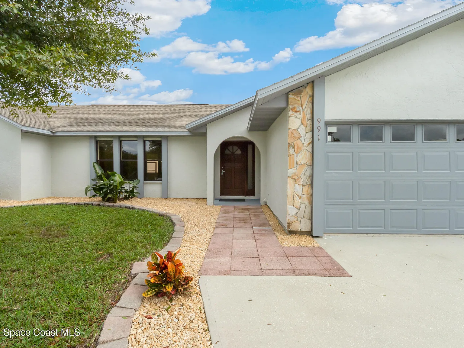 3 bed, 2.0 bath, 1612 sqft, $2,250 — Photo 3