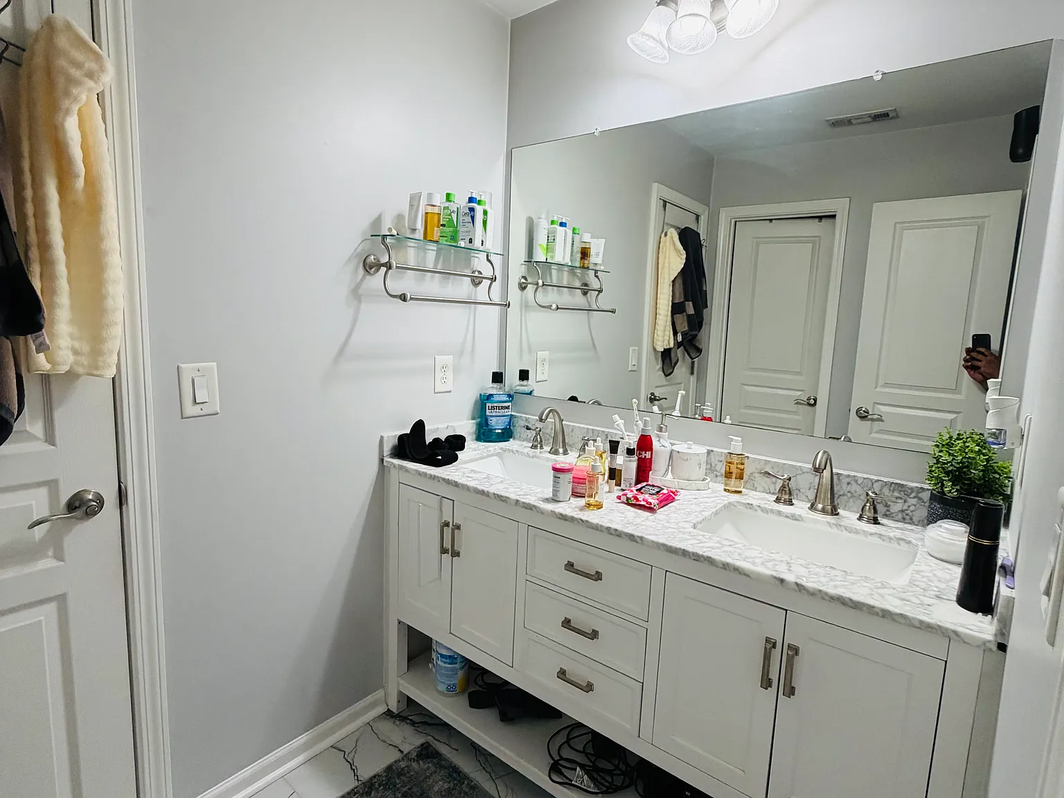 4 bed, 3276 sqft, $3,099 — Photo 4