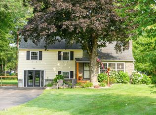 2 Maplewood Dr, Ballston Lake, NY 12019