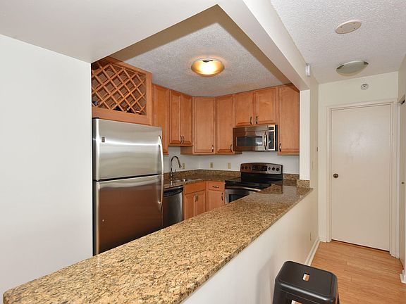 3rd image of 1660 N Prospect Ave Unit 1604