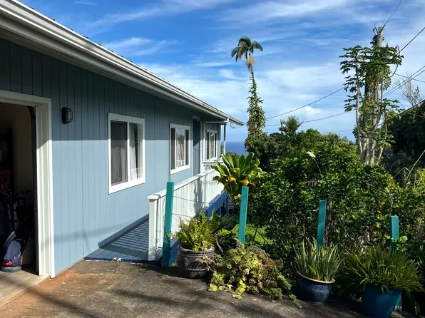 44-544 Hoomau St, Honokaa, HI 96727
