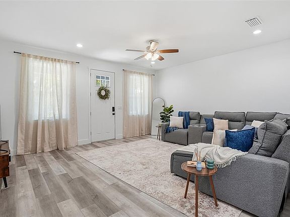 3rd image of 3208 DELEUIL AVENUE
