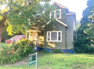 7 Oak St, Gill, MA 01354