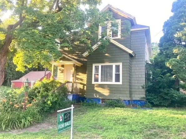 7 Oak St, Gill, MA 01354