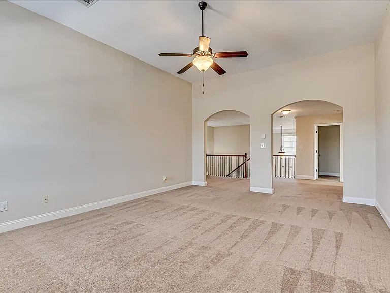 406 Saterlee Ct — Photo 38