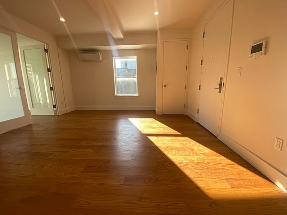 4th image of 61 Montrose Ave #2F