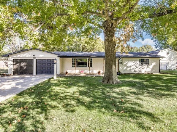 320 S Mamie Ln, Wichita, KS 67209