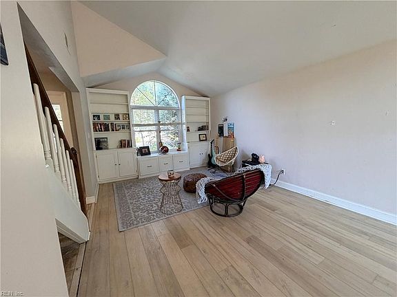 5th image of 1084 Rolling Point Ct