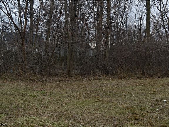 4th image of Abbotsford Dr