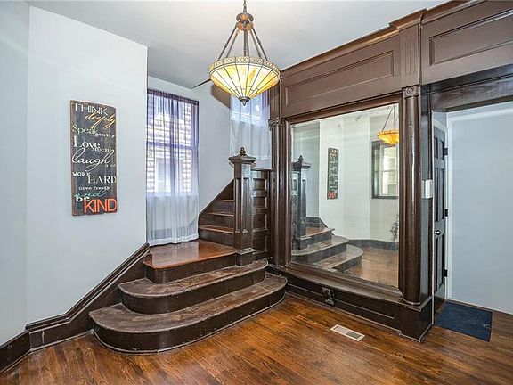 3rd image of 3111 Charlotte St