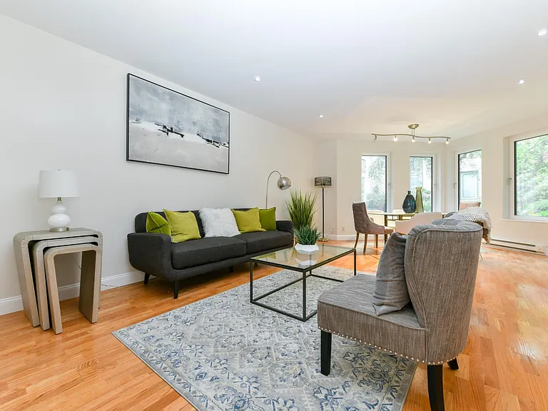 492 Beacon St #13 — Photo 4