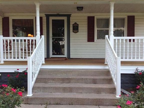Renovated New Large Front Po