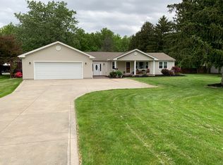 38200 Royalton Rd, Grafton, OH 44044