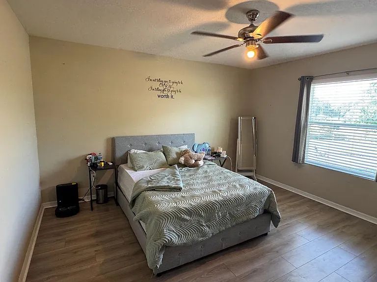 817 Ashentree Dr — Photo 4