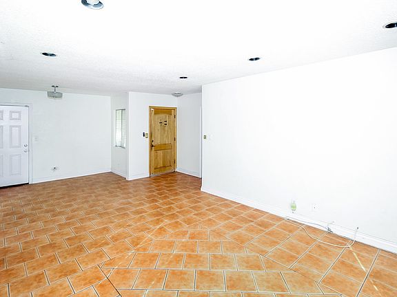 5th image of 674 Big Dalton Ave