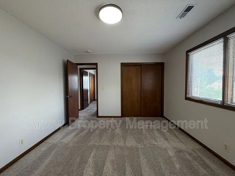 3831 S 46th St #11 — Photo 12