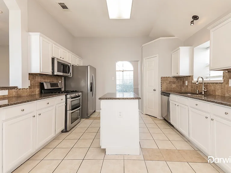 728 Sea Shell Dr — Photo 4