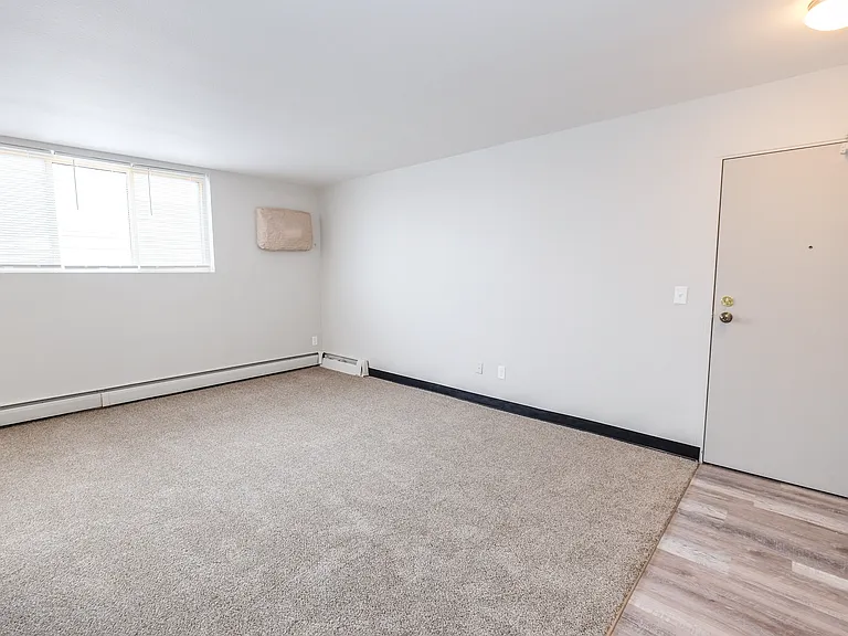 Hiawatha Court — Photo 39