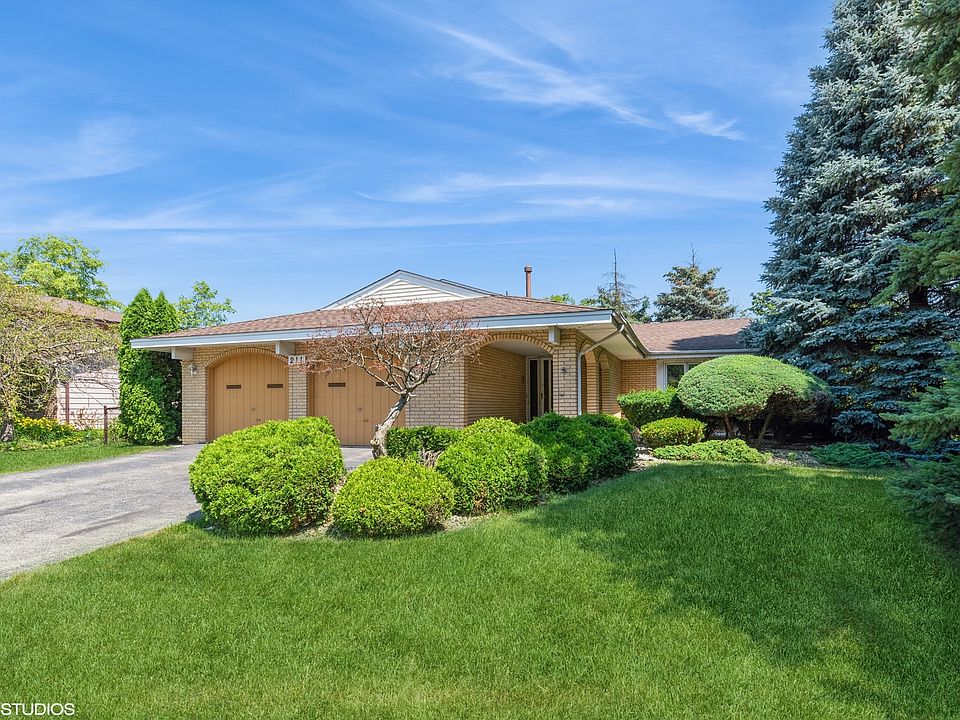 1st image of 211 Woburn Ln