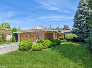 211 Woburn Ln, Schaumburg, IL