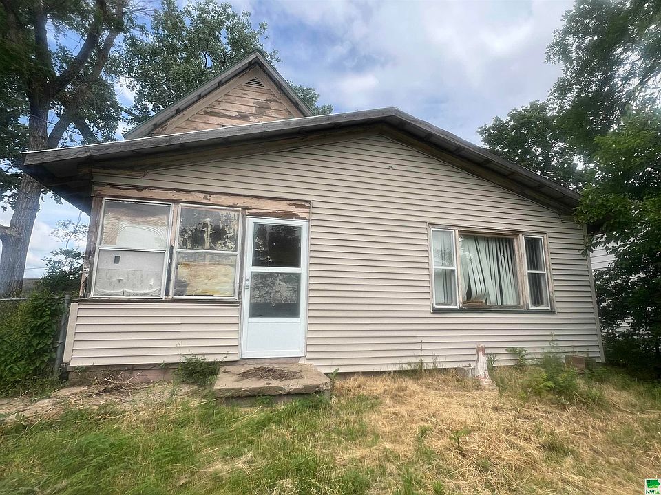 1st image of 1817 W 2nd St